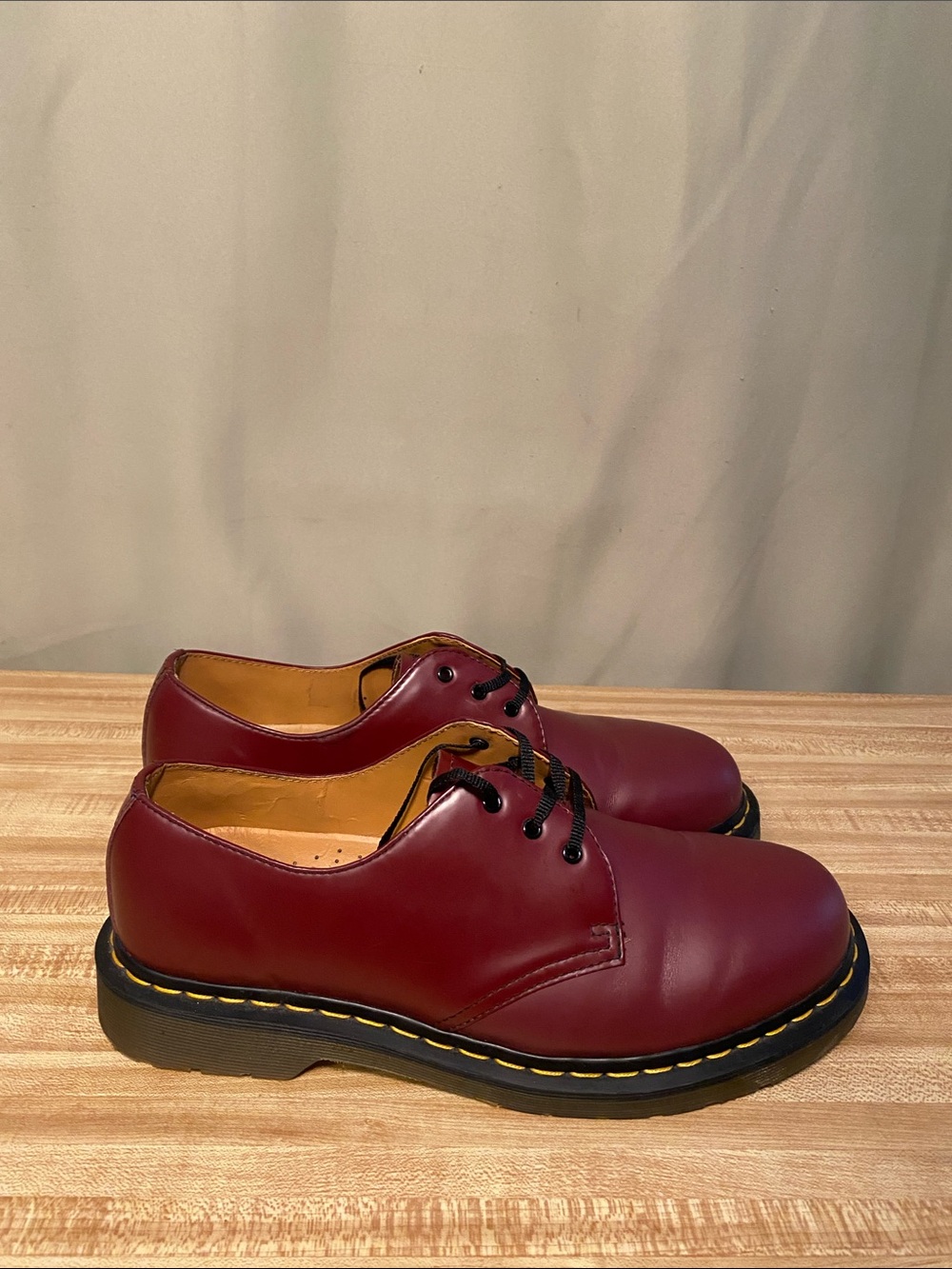 Dr. Martens Smooth Leather Oxford Slip Resistant Men's Cherry Red Unisex M9/W10